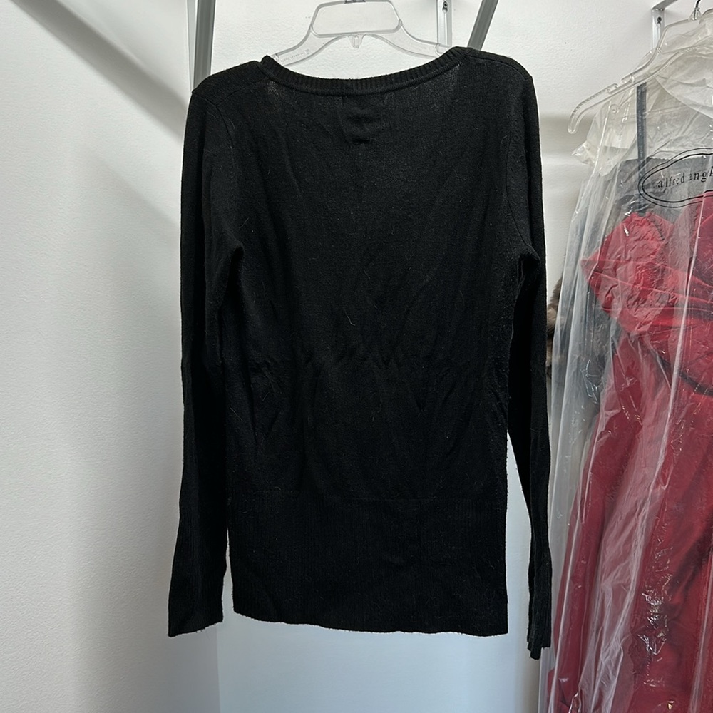 Sweater🪩 - Picture 4 of 4